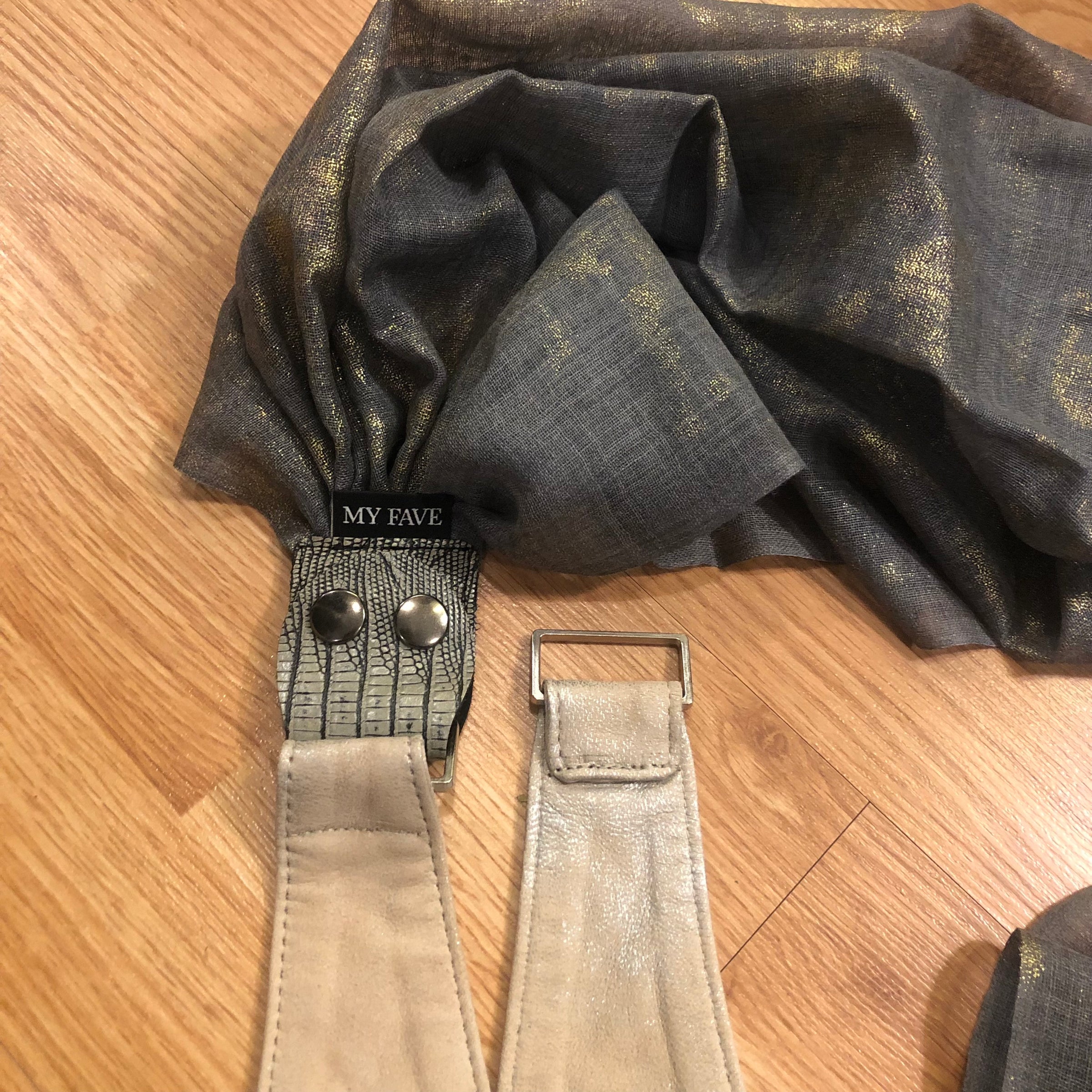 Scarf Edition - Gold Charcoal